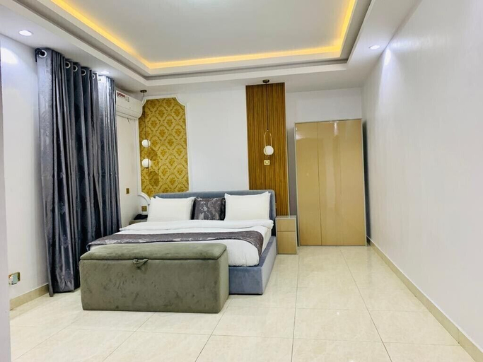 Bedroom 5, De Fivez, Eti-Osa