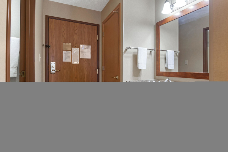 Bathroom 4, Comfort Inn Iron Mountain North, Dickinson