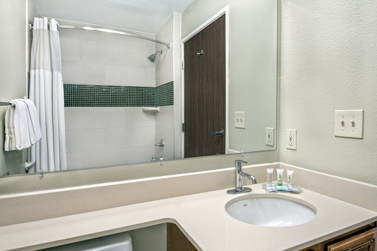Bathroom 2, Staybridge Suites LUBBOCK - UNIVERSITY AREA, Lubbock