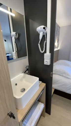 Bedroom 4, Camp'hotel, Sarthe