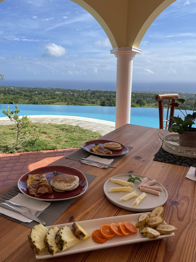 Food & Drinks 5, El Castillo Tropical, Cabrera