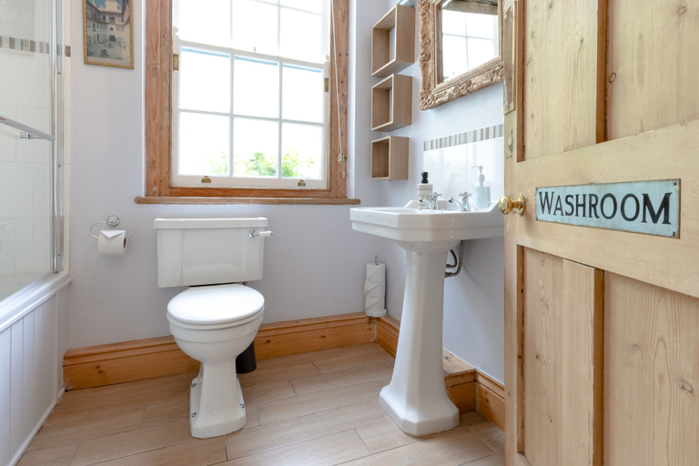 Bathroom, The Old Coastguard Station, Cornwall