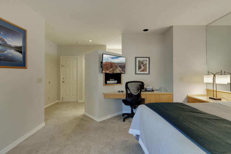 Bedroom 4, River Ridge 517B, Deschutes