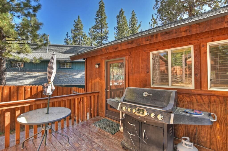 Food & Drinks 4, 007 - The Log Cabin Getaway, San Bernardino