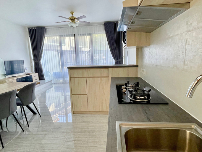 Dining Room 11