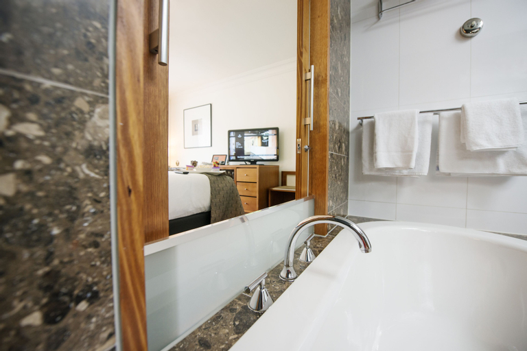 Bathroom 9