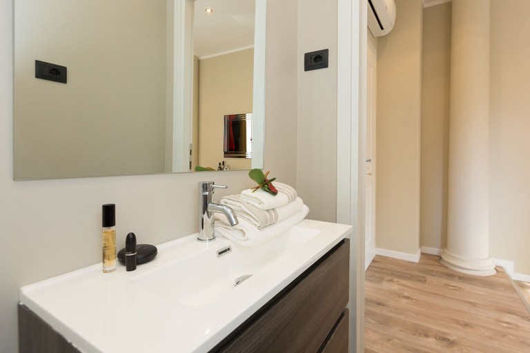 Bathroom 5, 126 Gracchi Suites, Rome