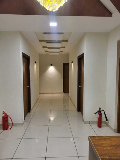Others 5, Hotel Shreeji's, Gandhinagar