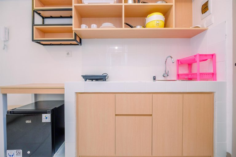 Others 4, Homey and Simply Look Studio Tokyo Riverside PIK 2 Apartment By Travelio, Tangerang