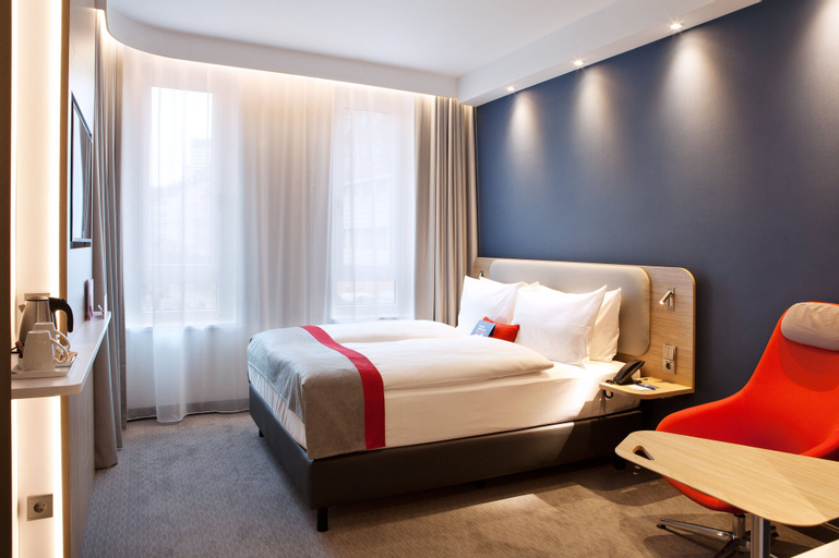 Bedroom 18