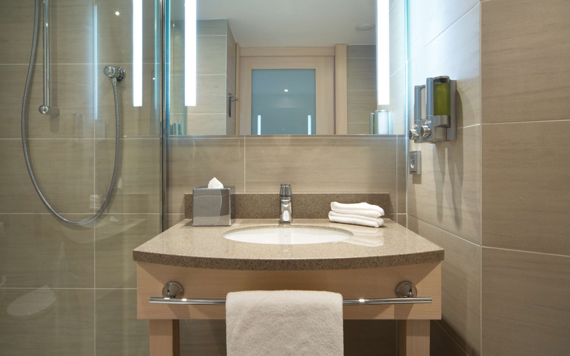 Bathroom 3, Hampton by Hilton Moscow Strogino, Krasnogorskiy rayon
