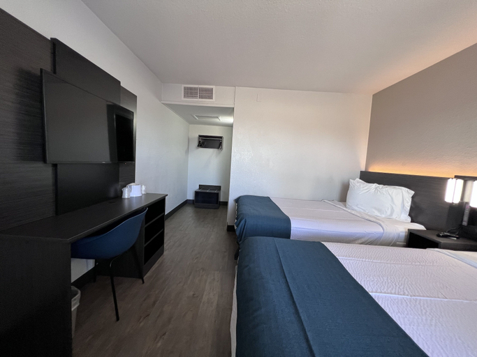 Bedroom 3, Motel 6 Bakersfield South, Kern