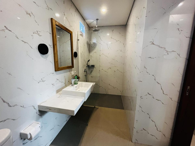 Bathroom 5, Cecillia Guest House, Badung