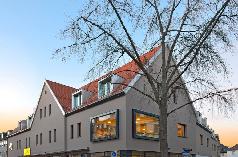 Exterior & Views