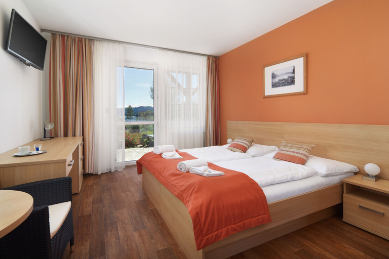 Bedroom 2, JBX Resort Hotel Albatros, Český Krumlov