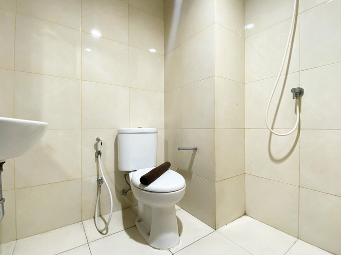 Bathroom 5, Cozy Stay Studio (No Kitchen) Elvis Tower Apartment By Travelio, Cikarang