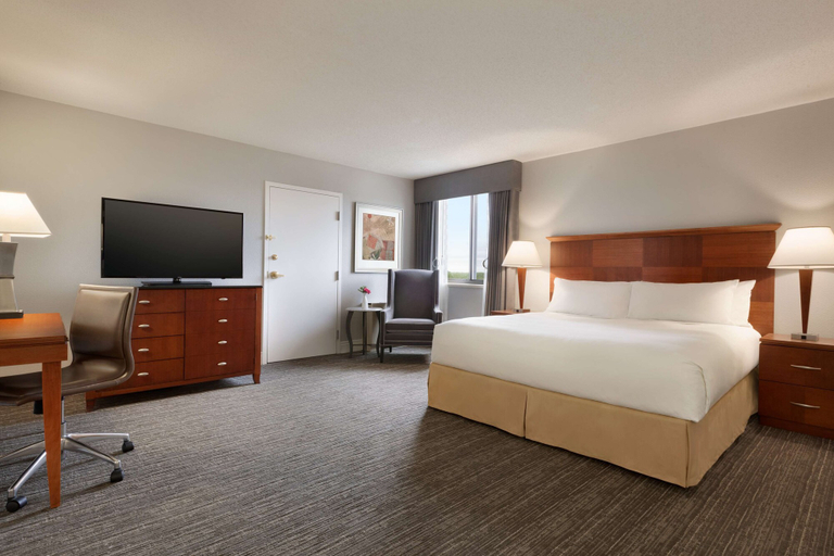 Bedroom 3, DoubleTree by Hilton Minneapolis - Park Place, Hennepin