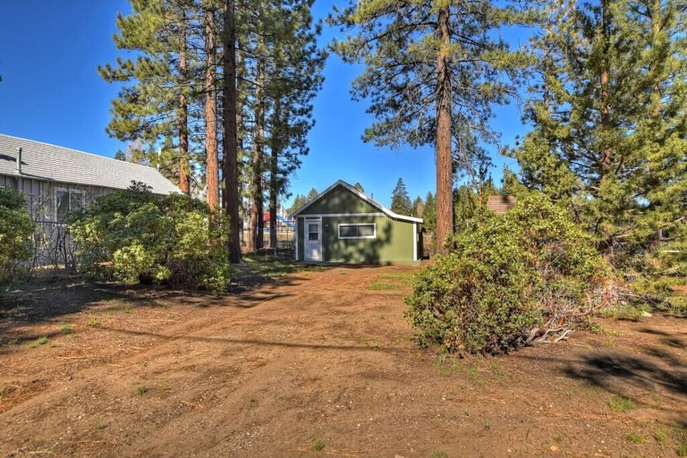Exterior & Views 2, 064 - Mountainwood, San Bernardino