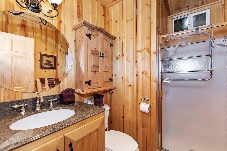 Bathroom 4, 045 - Great View Lodge, San Bernardino