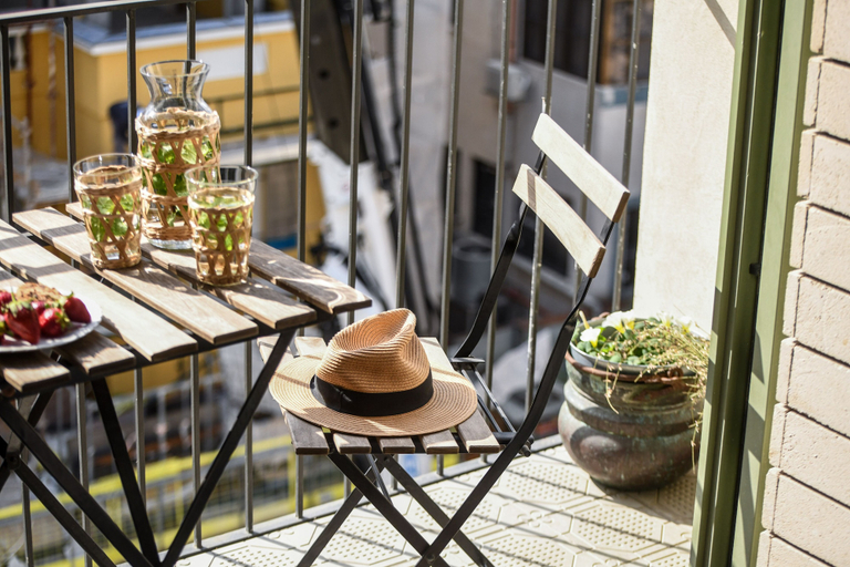 Food & Drinks, Artistic 2BD Apt w Balcony on Montefiore