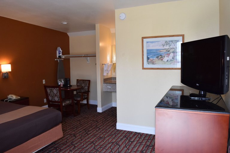 Bedroom 2, Seaside Inn, Monterey