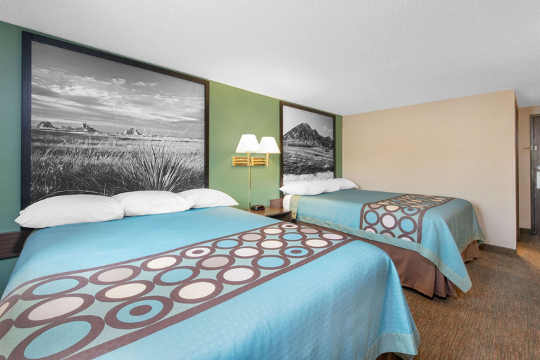 Bedroom 3, Super 8 by Wyndham Pierre SD, Hughes