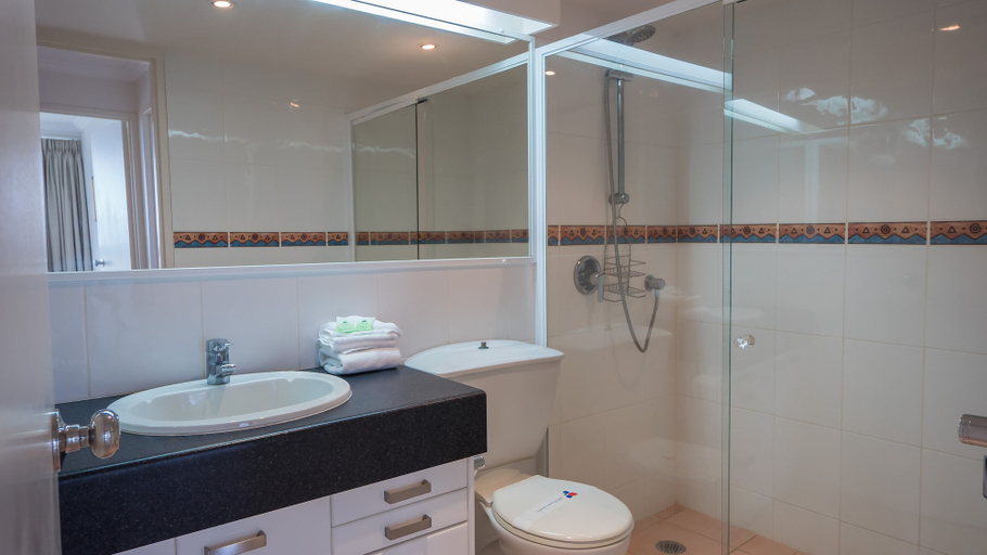 Bathroom 5, Norfolk Luxury Beachfront Apartments, Gold Coast