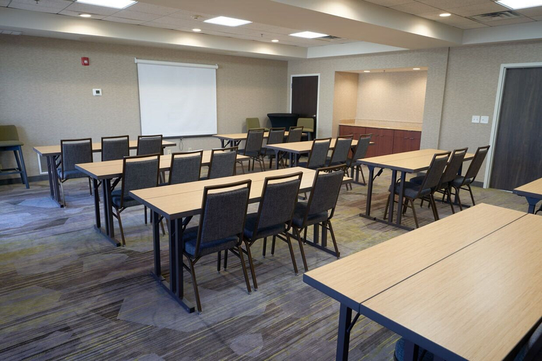 Food & Drinks 5, Courtyard By Marriott Bentonville, Benton