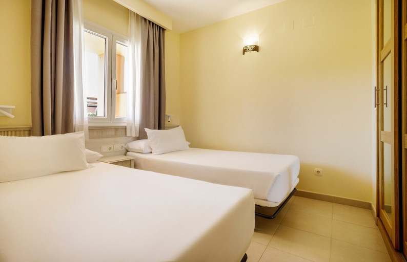 Bedroom 4, Aparthotel ILUNION Sancti Petri, Cádiz