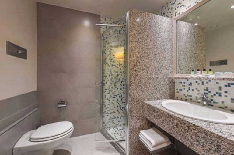 Bathroom 5, Hotel Eden, Brescia