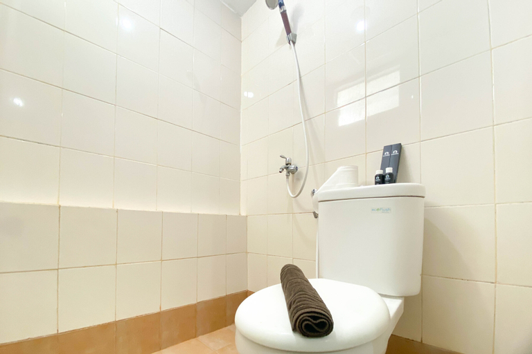 Bedroom 5, Best Deal and Homey 2BR Bassura City Apartment By Travelio, East Jakarta
