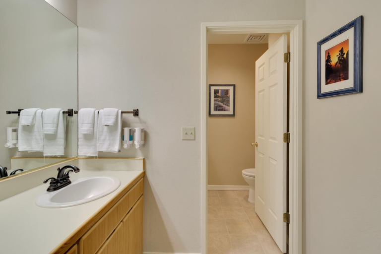 Bathroom, River Ridge 517B, Deschutes