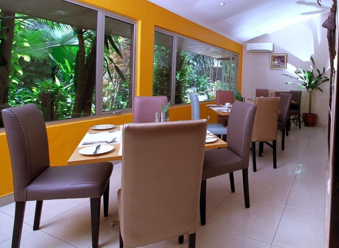 Food & Drinks 5, La Cour - Hotels, Eti-Osa