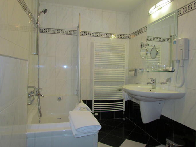 Bathroom 5, Hotel Korana Srakovcic, Karlovac