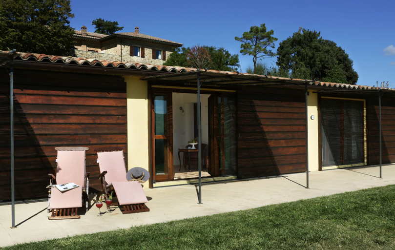 Exterior 12