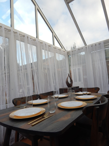 Food & Drinks 5, Brookfield En-suite rooms, Cambridgeshire