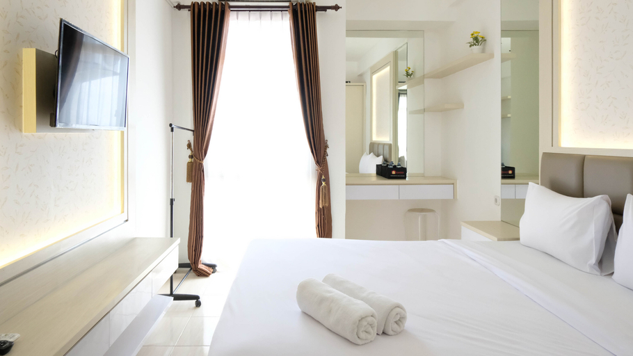 Bedroom 3, Clean and Comfy Studio at Bale Hinggil Apartment By Travelio, Surabaya