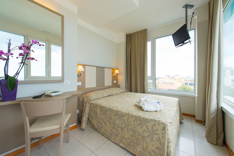 Bedroom 3, Hotel Cristallo Riccione, Rimini