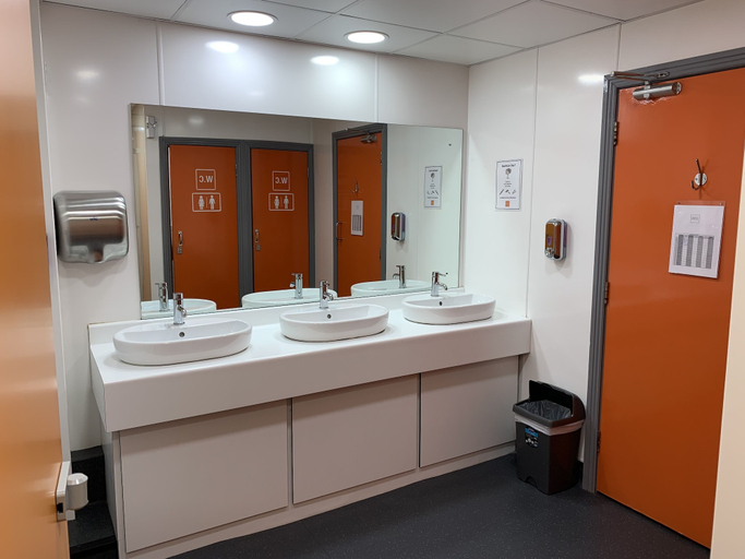 Bathroom 4, Galway City Hostel & Bar