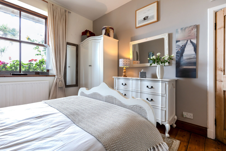 Bedroom 2, The Old Coastguard Station, Cornwall