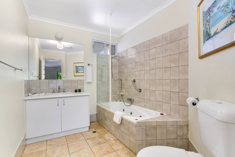 Bathroom 3, Seascape Holiday at the Queenslander, Douglas
