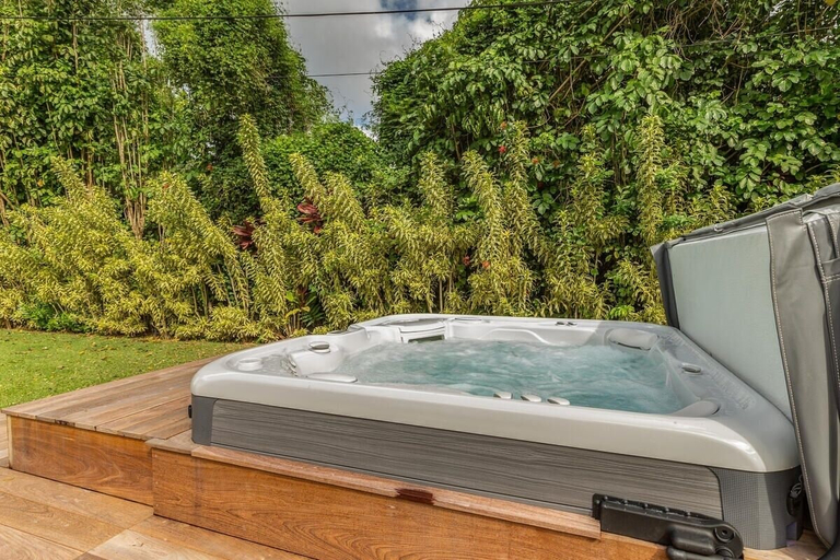 Sport & Beauty 5, Hanalei Beachfront 3 Bedroom Home by RedAwning, Kauai