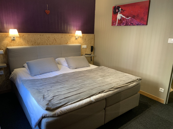 Bedroom 12