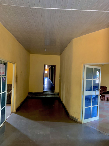 Others 4, Tempo Hotel, OviaSouth-West