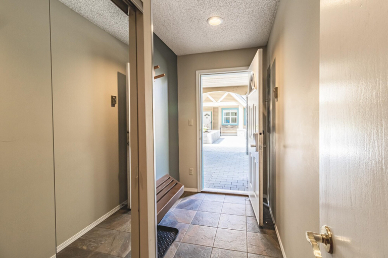Others 4, Elevate Real Estate Management Snowbird - 208, Squamish-Lillooet