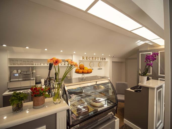 Food & Drinks 5, The Moon Boutique Hotel, Stolichna