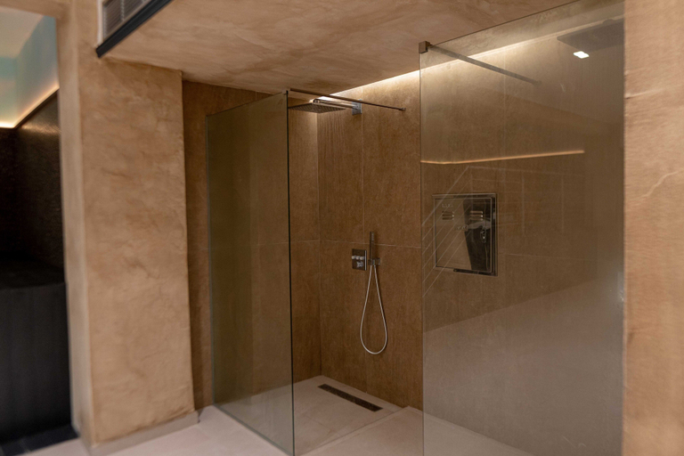 Bathroom 5, Mirror Hotel, Central Macedonia