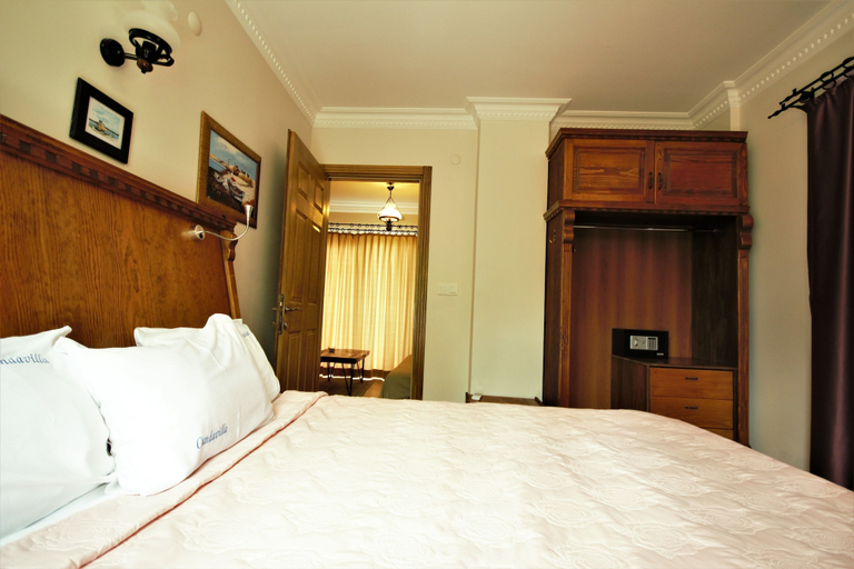 Bedroom 4, Cundavilla Hotel & Suites, Ayvalık