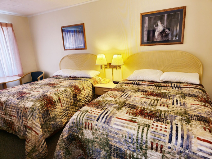 Bedroom 2, Gray Wolf Lodge, Schoolcraft