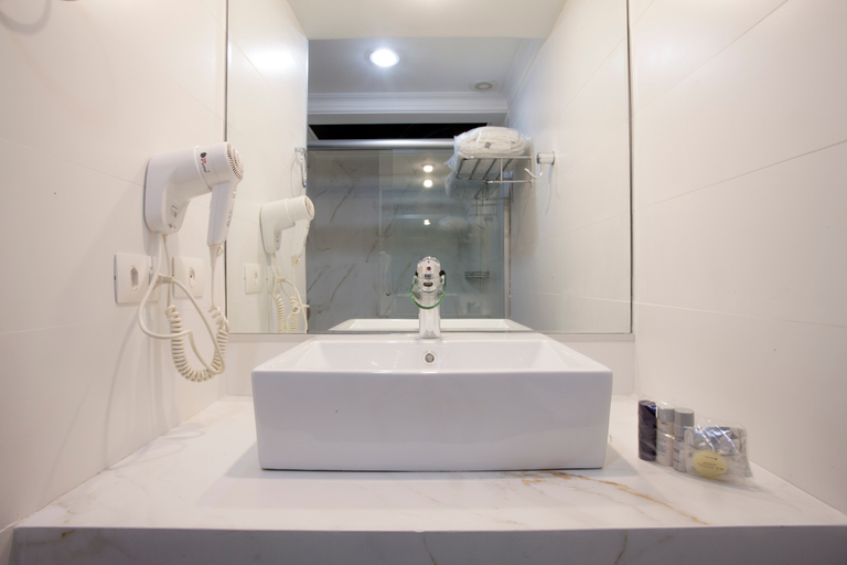 Bathroom 5, Wz Jardins Hotel, São Paulo
